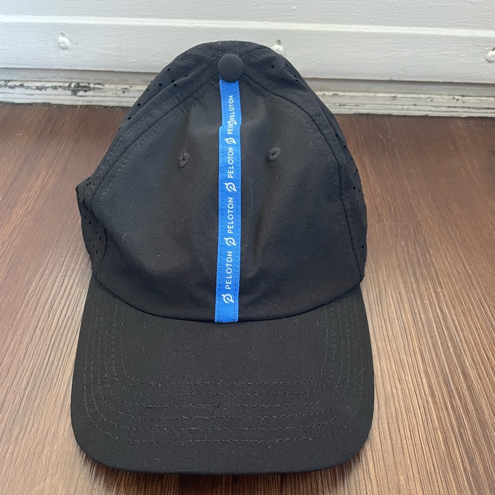 Peloton Adjustable Unisex Hat Vented Black